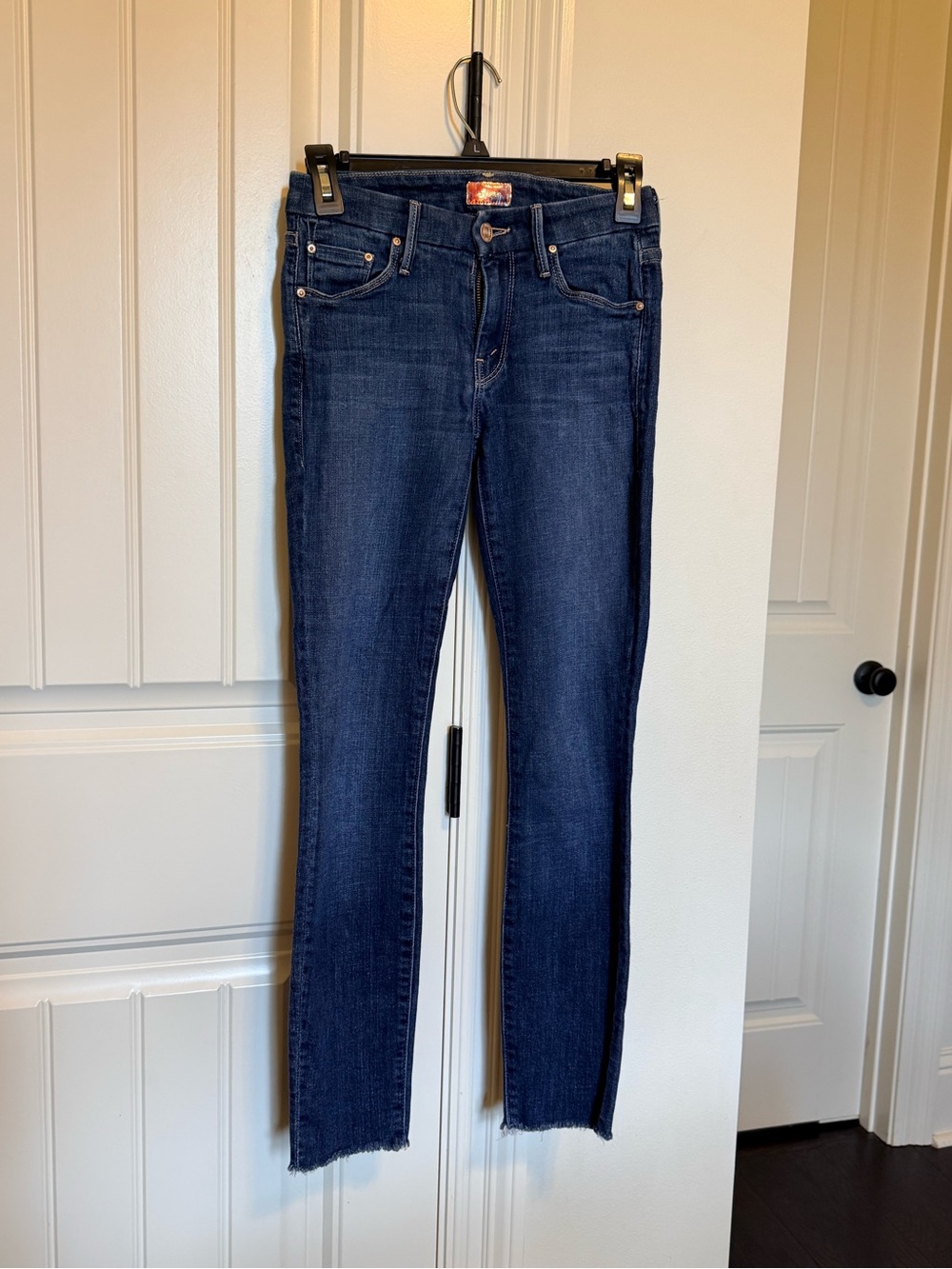 MOTHER Looker Ankle Fray Skinny Jeans in the color “Girl Crush” Dark Blue Wash - Picture 3 of 11